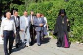 Архієпископ Никодим відвідав медову виставку та привітав пасічників області із їх професійним святом.